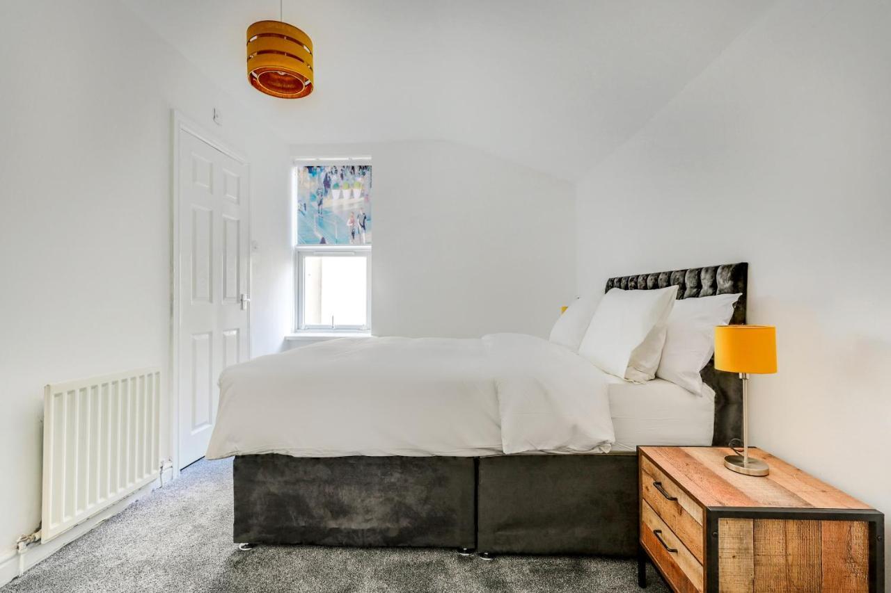 Oyo Albert View Salford  Ngoại thất bức ảnh