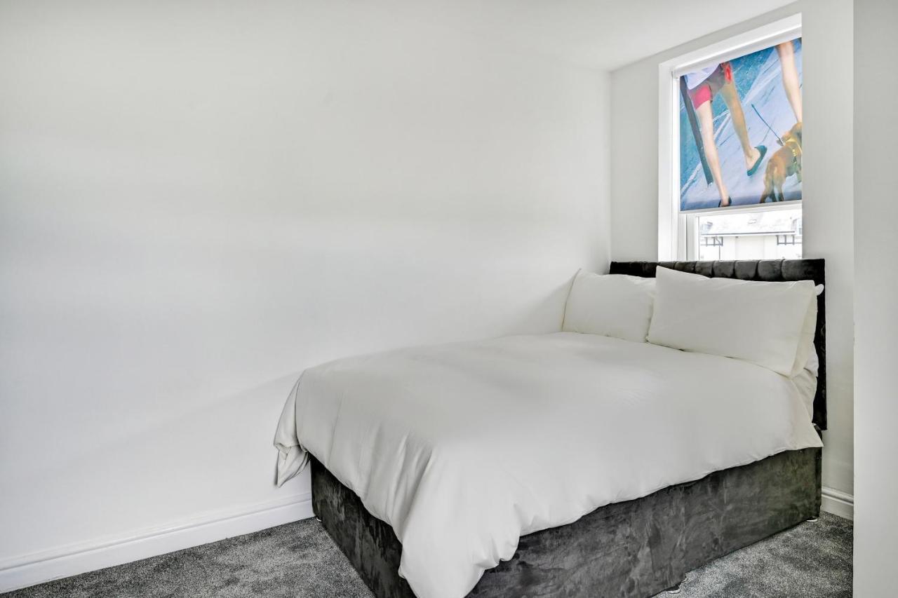 Oyo Albert View Salford  Ngoại thất bức ảnh